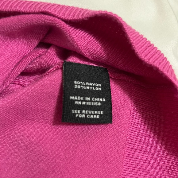 Gorgeous dressy light knit scoop neck with ruffle detail on sleeves - Picture 4 of 7